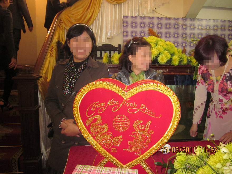 Vui buồn cưới quê thời nay