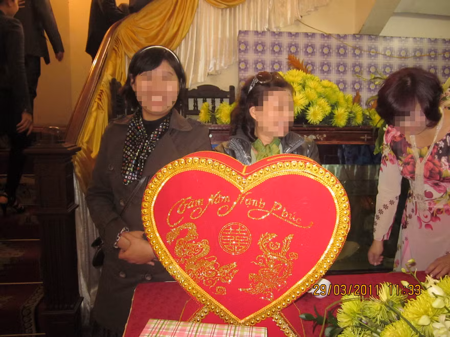 Vui buồn cưới quê thời nay