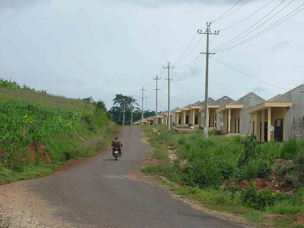 Nhiều làng di dân lòng hồ An Khê-Kak Nak đã tái định cư nhưng chưa thể định canh