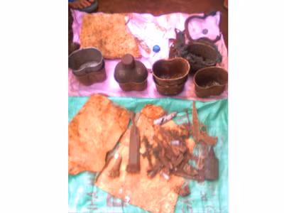 Xây nhà, phát hiện hầm hài cốt