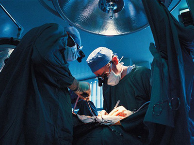 'Người chết' sống lại trên bàn mổ