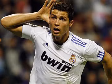 ‘Lộ’ tin Ronaldo qua đêm với người đẹp 'vòng ba' Brazil