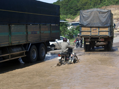 Công trình chờ vốn trái phiếu... hành dân
