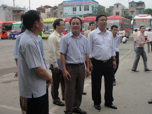 Bộ trưởng Thăng 'vi hành' bến xe
