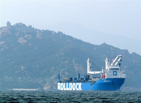 Clip tàu ngầm Kilo Hà Nội tiến vào Cam Ranh