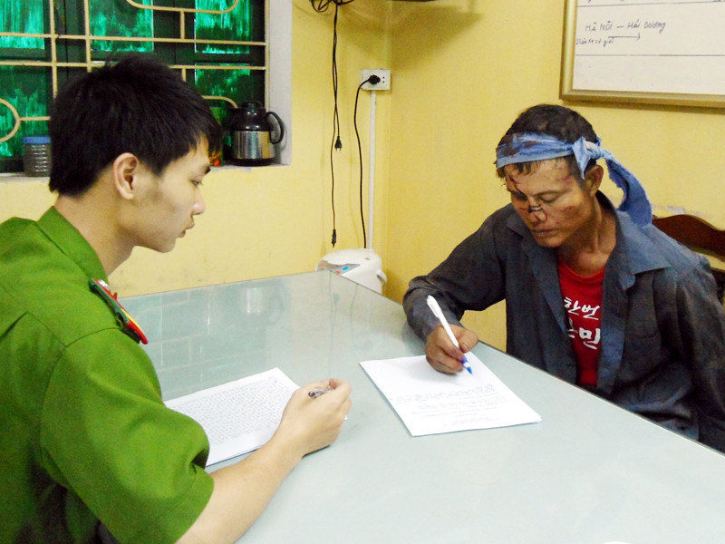 Hung thủ Nguyễn Văn Thắng tại cơ quan điều tra. Ảnh: Tuấn Nguyễn