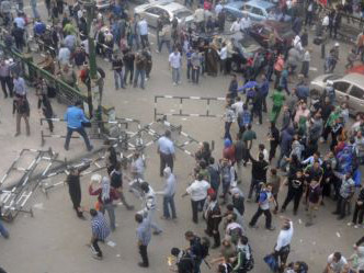 Làn sóng biểu tình phản đối tổng thống tự cho ông quyền hạn gần như tuyệt đối đã bước sang ngày thứ ba liên tiếp.