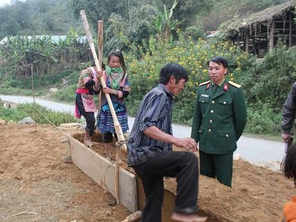 Cứu người trên... mây