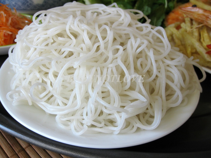 Phát hiện hàng loạt bún gây ung thư