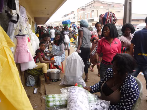 Chợ Đồng Xuân giữa lòng Luanda