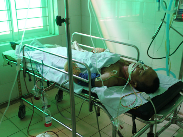 Ôm mìn trả thù, 3 người thương vong