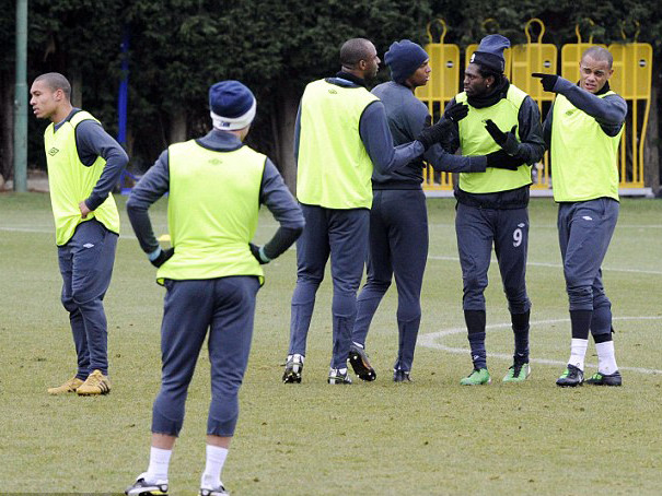 Cầu thủ Man City lại choảng nhau