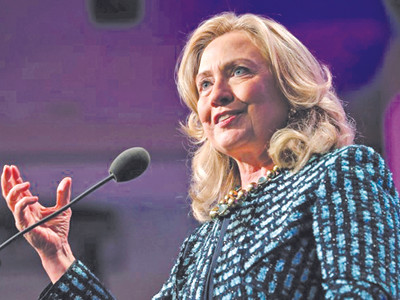 Bà Clinton diễn thuyết kiếm bộn tiền