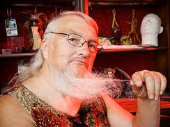 Phụ nữ có bộ râu dài nhất thế giới