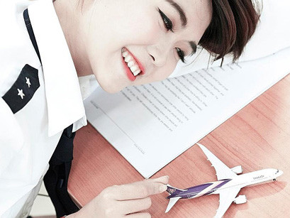 Nữ sinh Hàng không xinh đẹp, học “đỉnh”