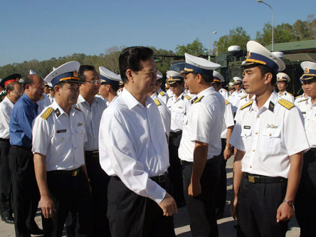 Thủ tướng thị sát ‘lá chắn thép’ Bastion trên biển
