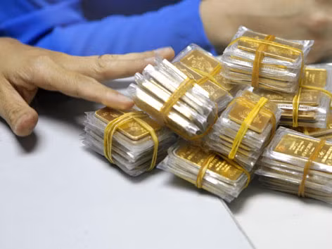 Giảm mạnh lượng vàng bán ra thị trường
