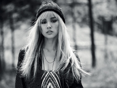 Lee Hyori tái xuất đầy quyến rũ và hoang dã