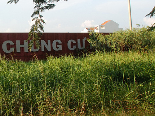 'Nên đánh thuế cao thay vì thu hồi các dự án treo'