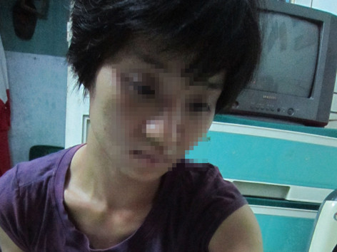 Gã chồng hung bạo hành vợ như thời Trung cổ