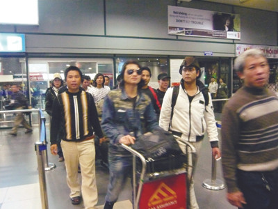 Một đoàn lao động VN về nước an toàn