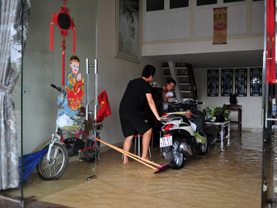 Bão số 2 đổ bộ vào các tỉnh ven biển Đông Bắc bộ