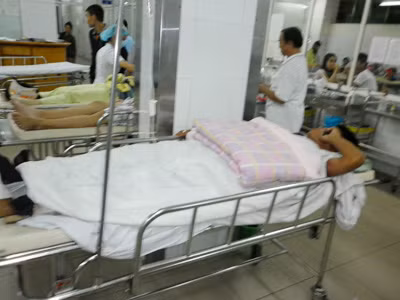 Xem múa lân, nhiều người trọng thương