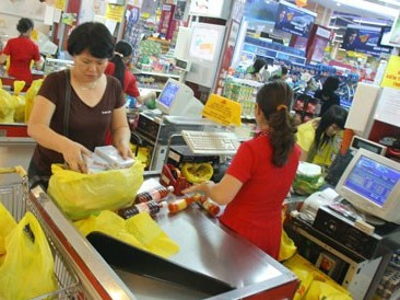 Hàng Tết bắt đầu tăng giá