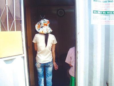 Khám bệnh trong… container