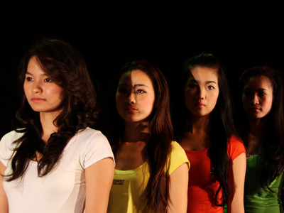 “Được là chính mình”-vở diễn đề tài đồng tính của Nhà hát Tuổi trẻ, một trong những nỗ lực liên kết với nhiều tổ chức, đơn vị để có chỗ đứng riêng