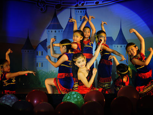 Trung thu cùng 'Những Ngôi Sao Nhí'