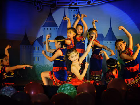 Trung thu cùng 'Những Ngôi Sao Nhí'