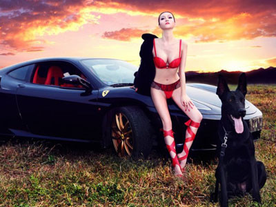 Ngắm chân dài bên ngựa chiến Ferrari