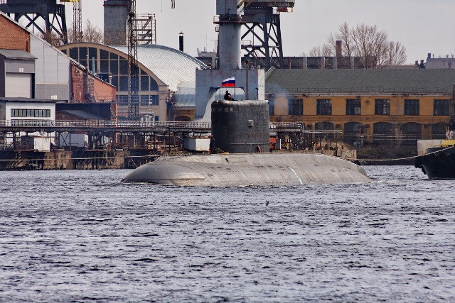 Tàu ngầm Việt Nam thứ hai thử nghiệm trên biển