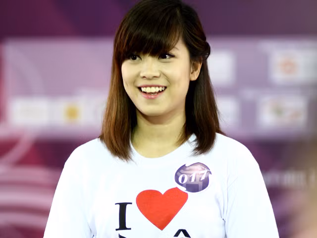Nữ sinh Hà thành du lịch bằng thi ca