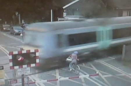 Clip: Những pha thoát chết thần kỳ