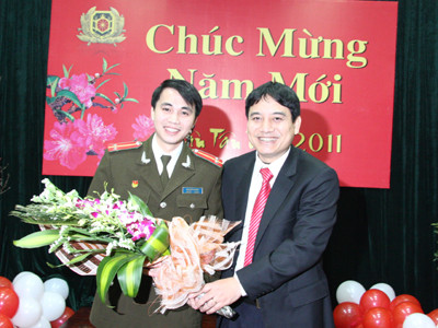 Bí thư TƯ Đoàn chúc Tết Bộ Tư lệnh Cảnh vệ