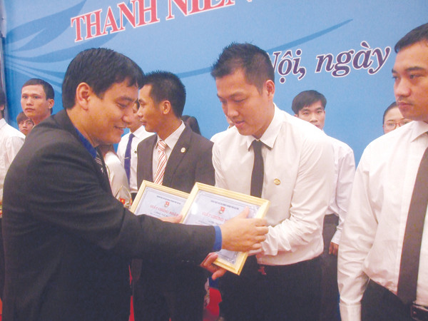 Tạo điều kiện cho thanh niên cống hiến