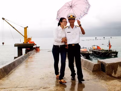 Vợ chồng ngày gặp lại