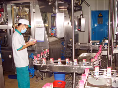 Dây chuyền sản xuất của Vinamilk, thương hiệu sữa nội mạnh mà người tiêu dùng nên tìm đến
