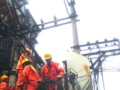 Giá điện tăng, nhiều DN 'chết lâm sàng'