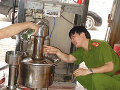 Gian lận trong kinh doanh xăng dầu: Đã chuyển từ lượng sang chất