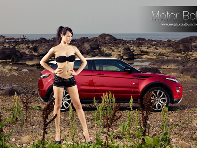 Mỹ nhân gợi cảm bên Range rover