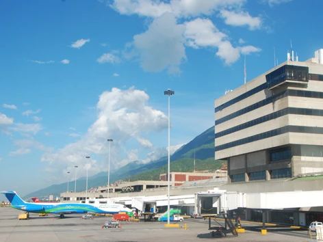 Sang tây bán cầu thăm cường quốc dầu, hoa hậu