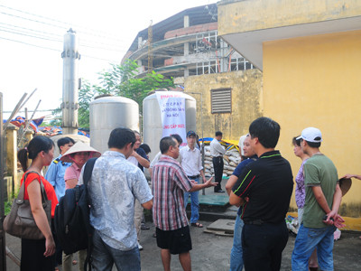 Thay thế nguồn nước ở khu dân cư bị nhiễm Asen