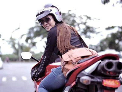 Nữ biker mê mô tô phân khối lớn