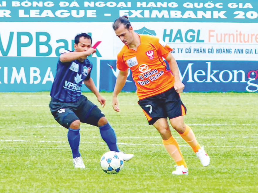 HAGL thua đau, SHB Đà Nẵng thắng nhọc
