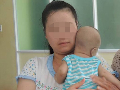 Sự thật mẹ khóc con trên Facebook để xin tiền