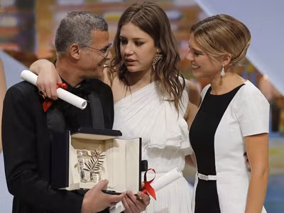 Cành cọ vàng chào đón đồng tính và gia đình