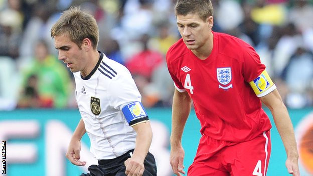 Anh gặp lại đối thủ 'hạ nhục' họ tại World Cup 2010